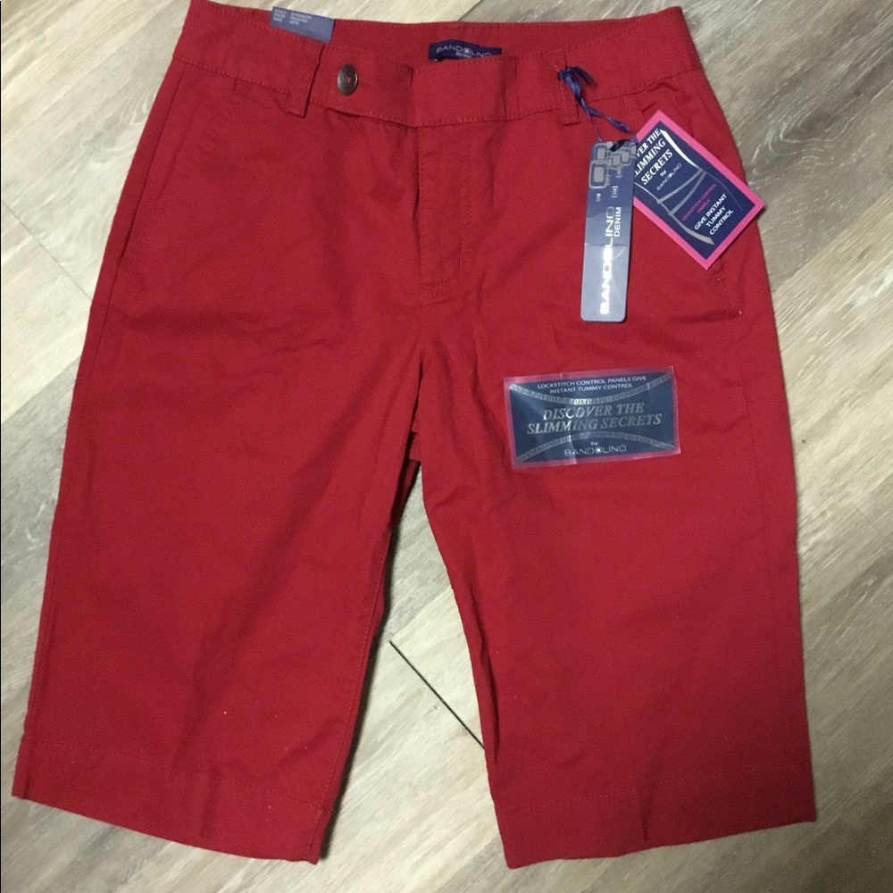 -Bandolino Tango Red Ivette Short NWT,Size 6 petites,Classic,all season wearable